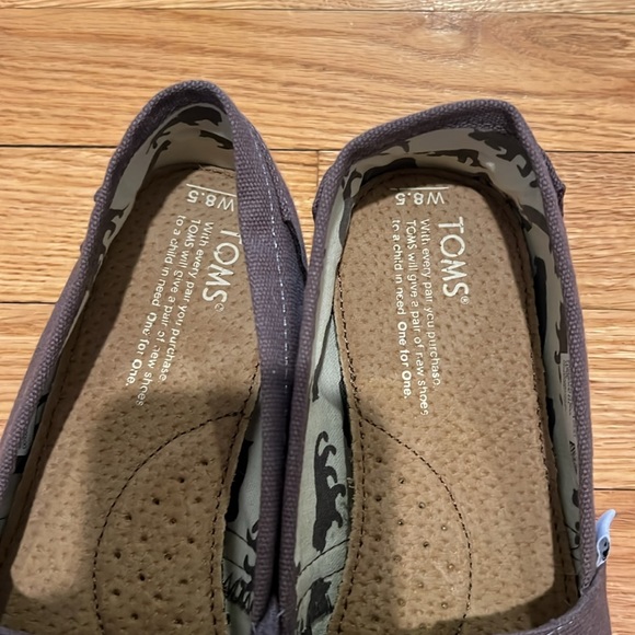 Toms Shoes - Picture 5 of 6